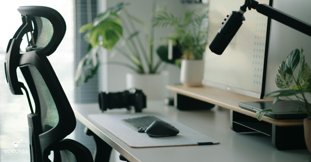 Bureau ergonomique et minimaliste